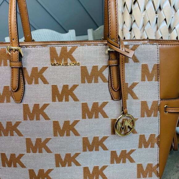 Michael Kors Women's Gilly Logo Jacquard Large Drawstring Travel Tote - Picture 6 of 11